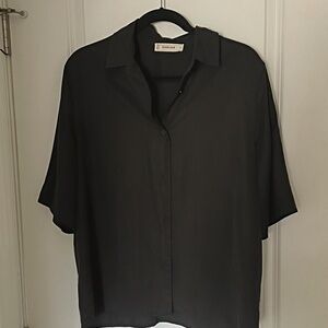 Everlane Short Sleeve Button Up - M